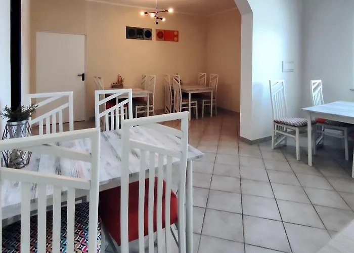 & Sasa بوتْشيترتيك