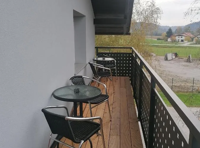 & Sasa 3* بوتْشيترتيك